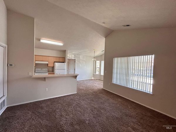 215 N Seafury Ln Apt 202, Boise, ID 83704