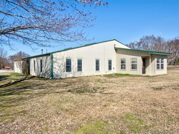 8677 E 63rd Street S, Braggs, OK 74423