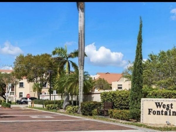 10229 NW 9th St Cir, Unit 213-2, Miami, FL 33172