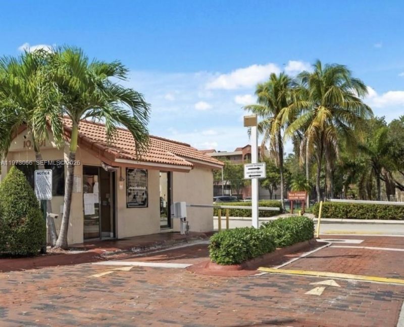 10229 NW 9th St Cir, Unit 213-2, Miami, FL 33172 Photo