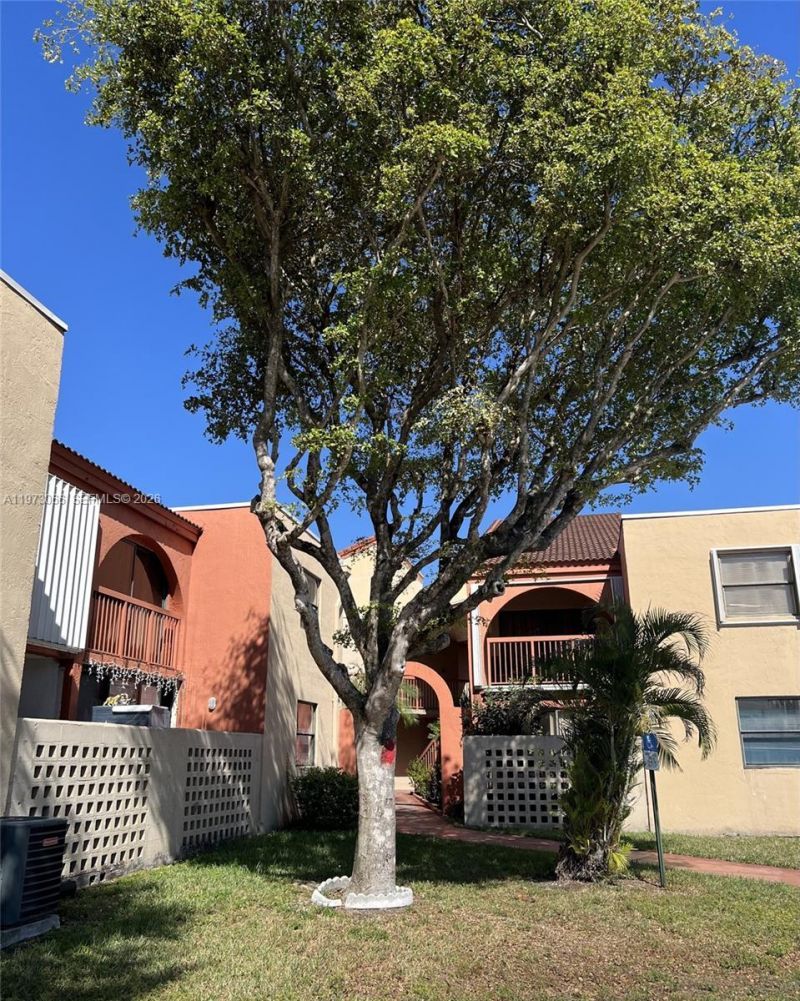 10229 NW 9th St Cir, Unit 213-2, Miami, FL 33172 Photo