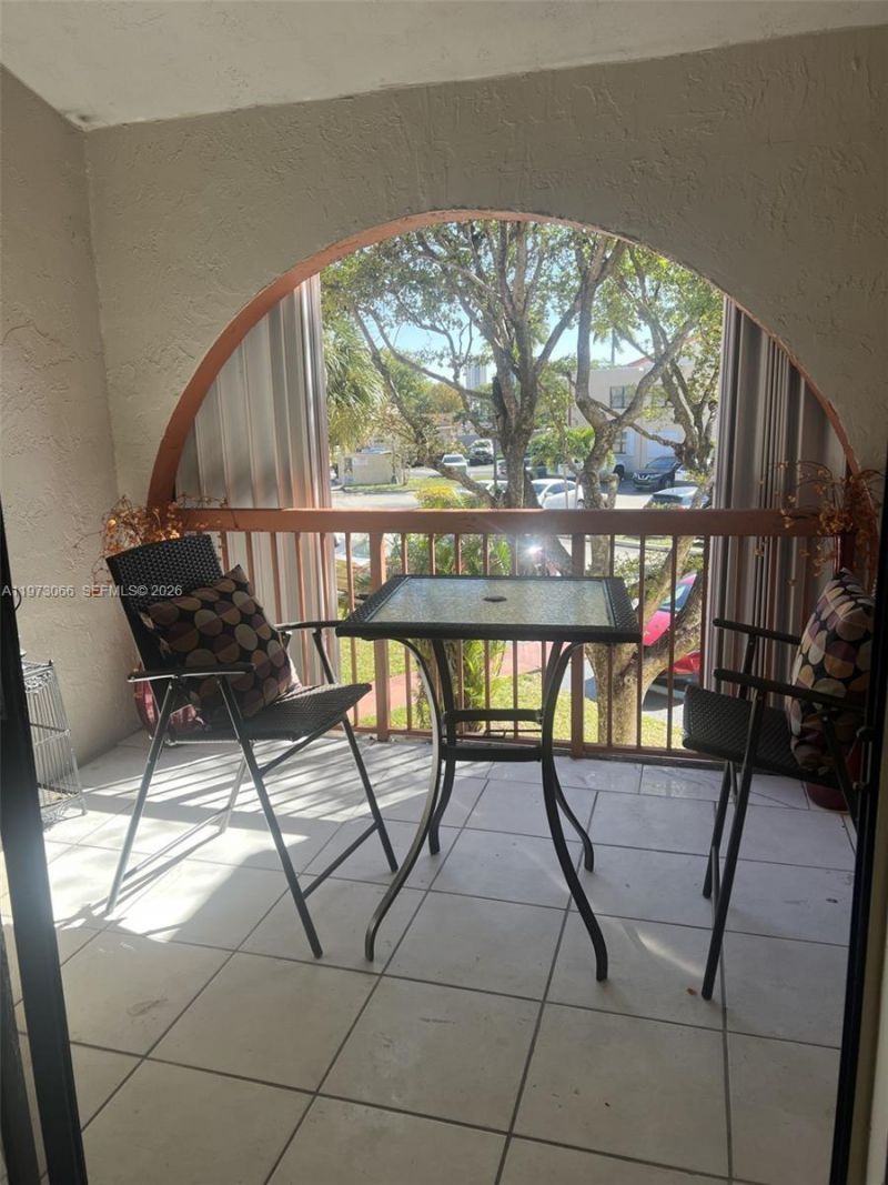 10229 NW 9th St Cir , Unit 213-2, Miami, FL 33172 Photo