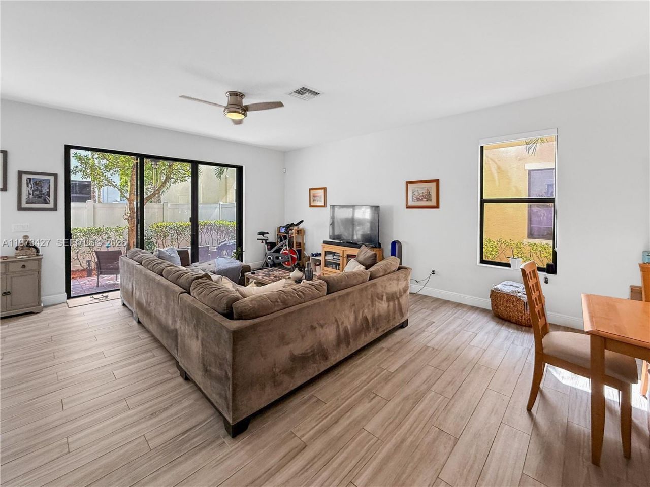 135 NW 209th Trl , Pembroke Pines, FL 33029 Photo