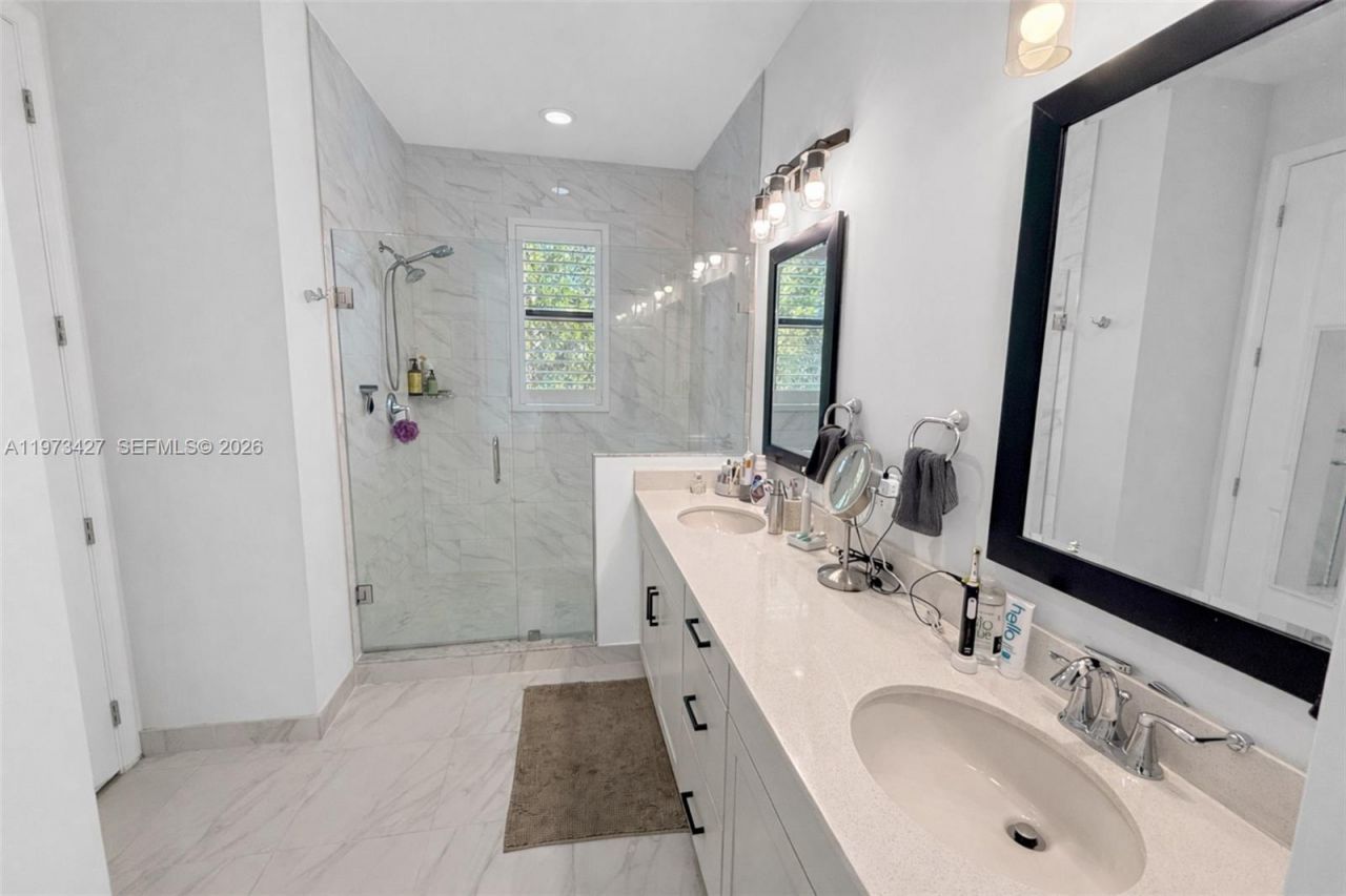 135 NW 209th Trl , Pembroke Pines, FL 33029 Photo