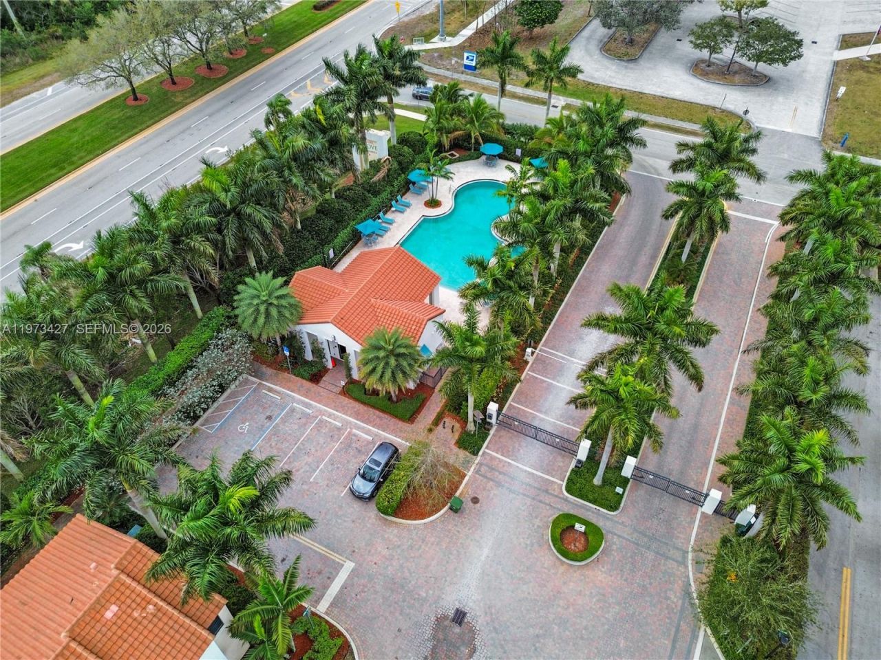 135 NW 209th Trl , Pembroke Pines, FL 33029 Photo