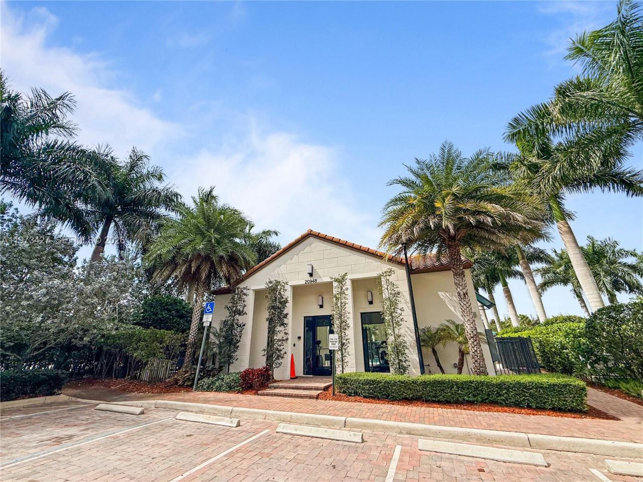 135 NW 209th Trl , Pembroke Pines, FL 33029 Photo