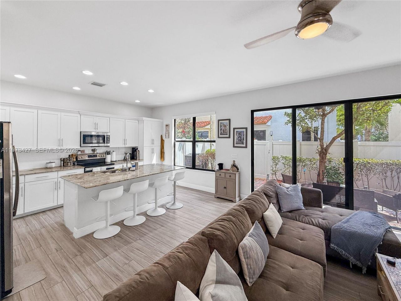 135 NW 209th Trl , Pembroke Pines, FL 33029 Photo