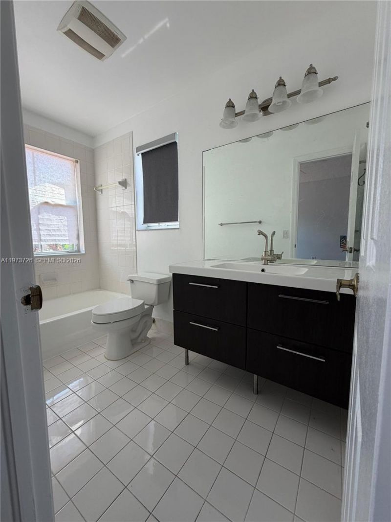 1534 Weeping Willow Way, Unit 1534, Hollywood, FL 33019 Photo