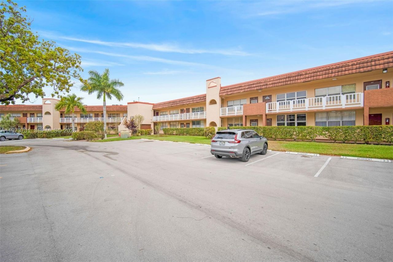 8851 Sunrise Lakes Blvd , Unit 116, Sunrise, FL 33322 Photo
