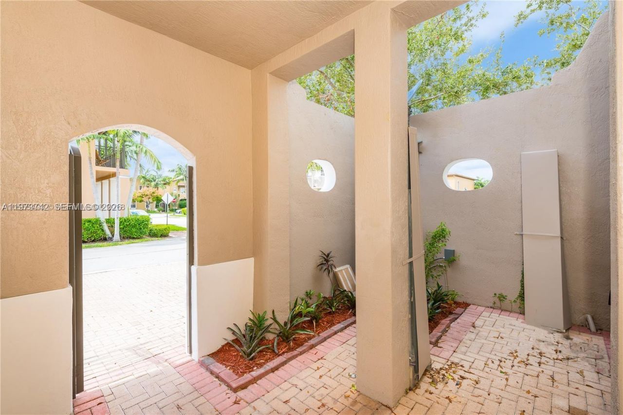 604 SW 147th Ave , Unit 1-37, Pembroke Pines, FL 33027 Photo