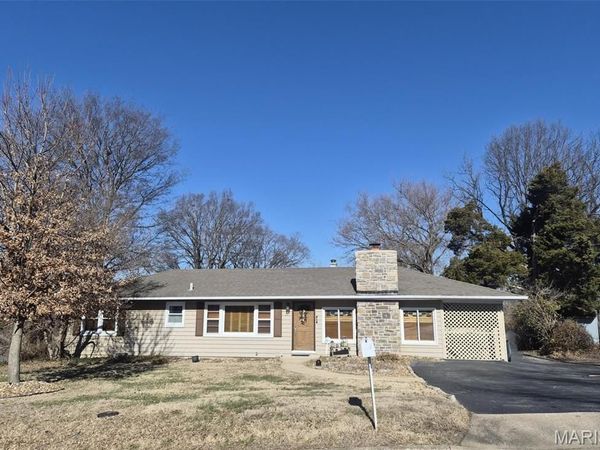 34 James Drive, St Charles, MO 63301