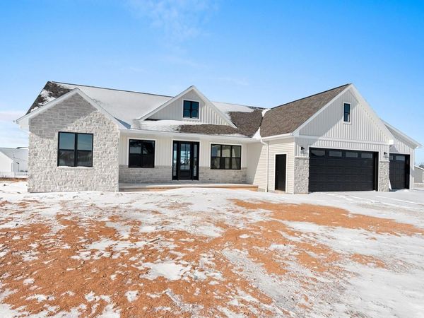 N1335 HIGH POINT LANE, Greenville, WI 54942