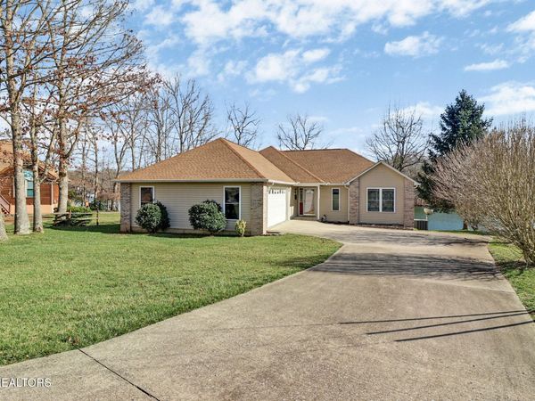 1426 War Eagle Drive, Crossville, TN 38572