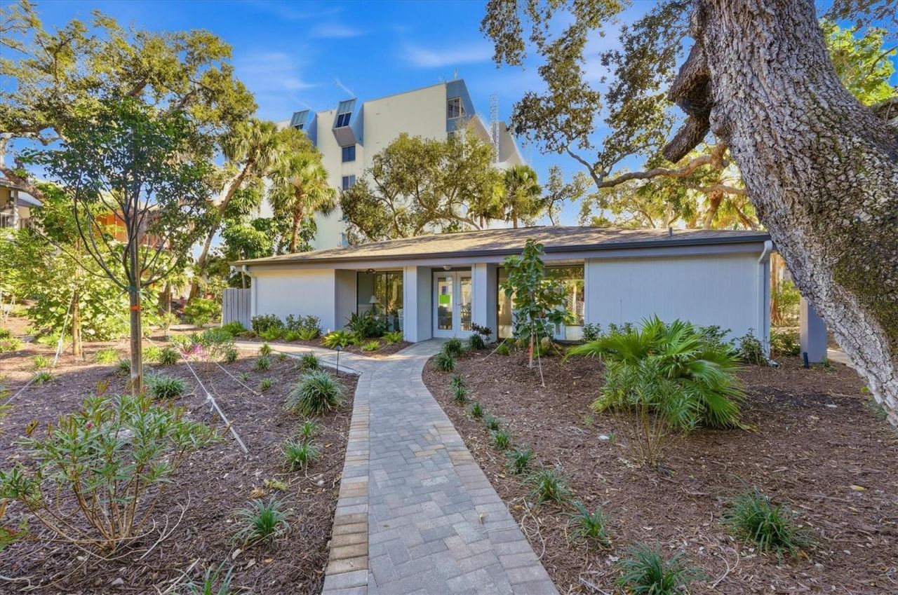 1200 E Peppertree Lane , Unit 307, Sarasota, FL 34242 Photo