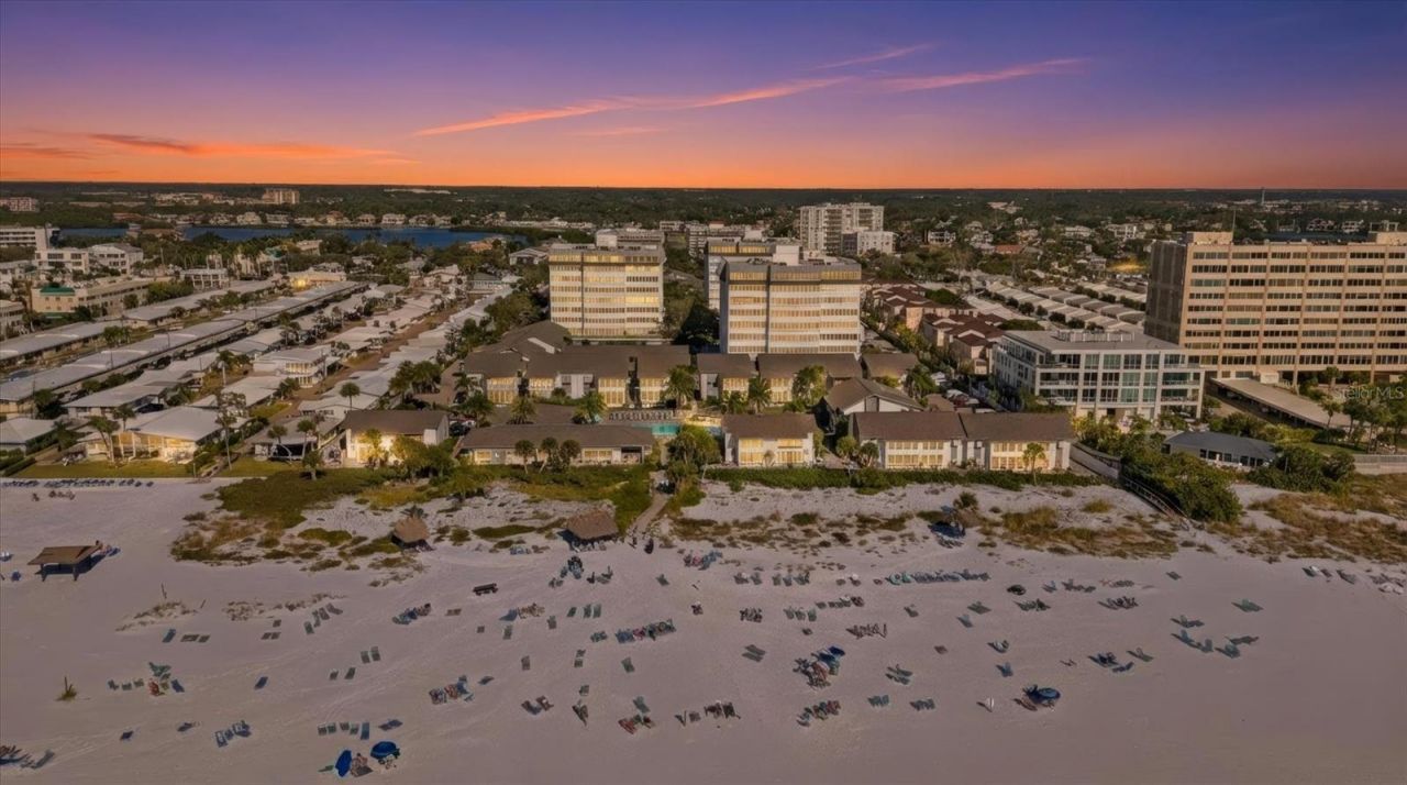 1200 E Peppertree Lane, Unit 307, Sarasota, FL 34242 Photo