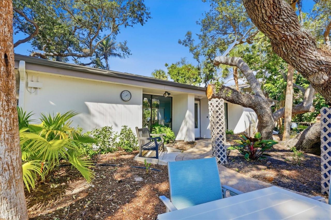 1200 E Peppertree Lane , Unit 307, Sarasota, FL 34242 Photo