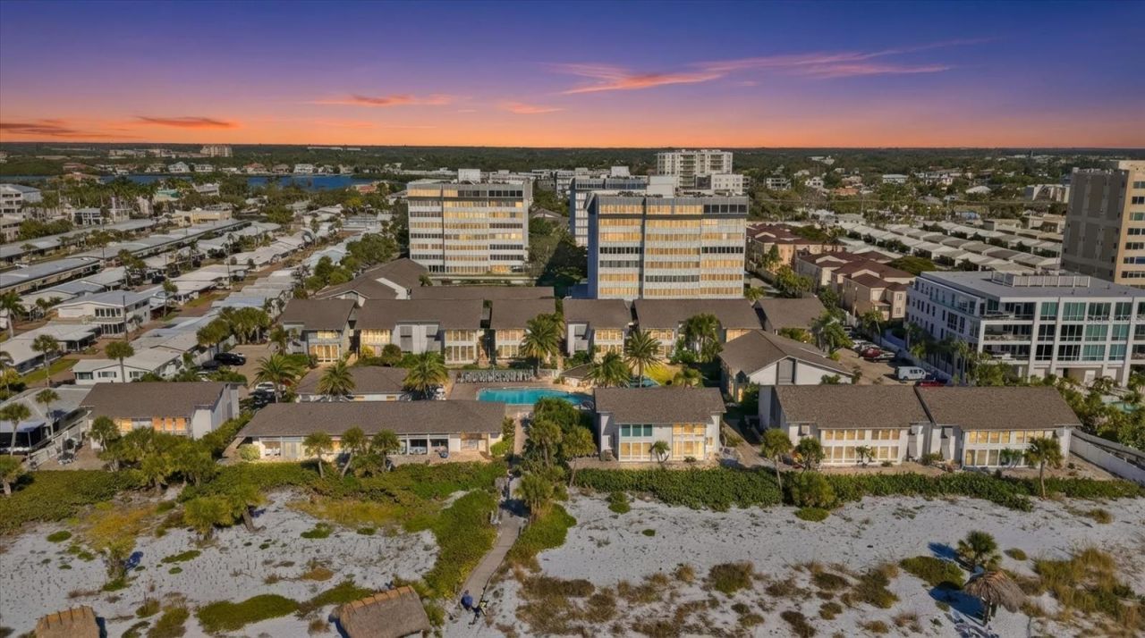 1200 E Peppertree Lane, Unit 307, Sarasota, FL 34242 Photo