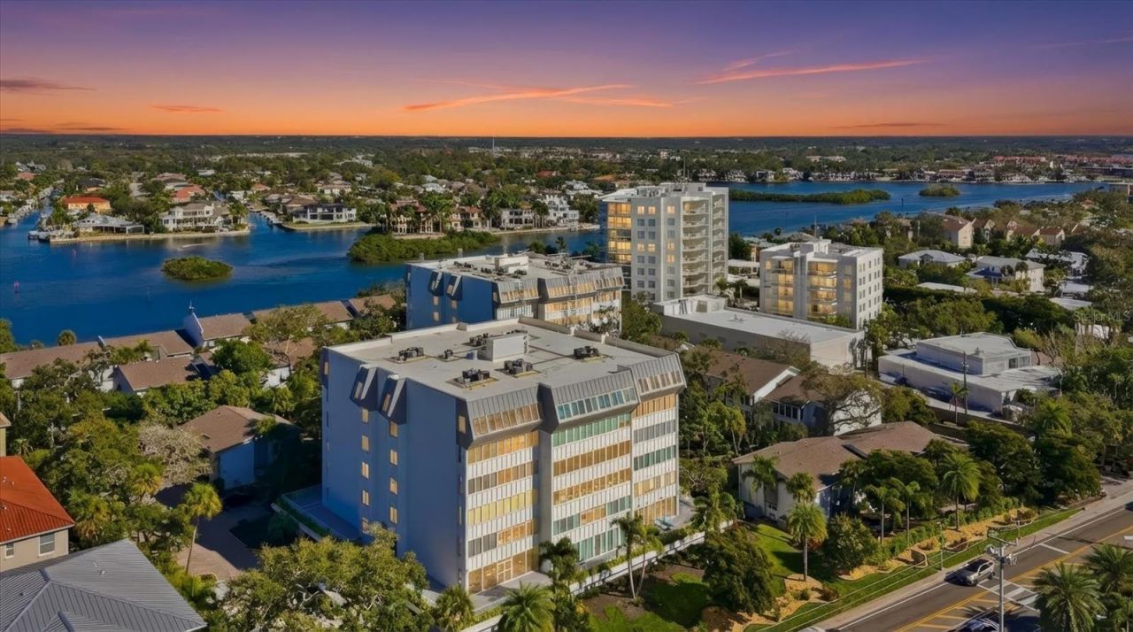 1200 E Peppertree Lane, Unit 307, Sarasota, FL 34242 Photo