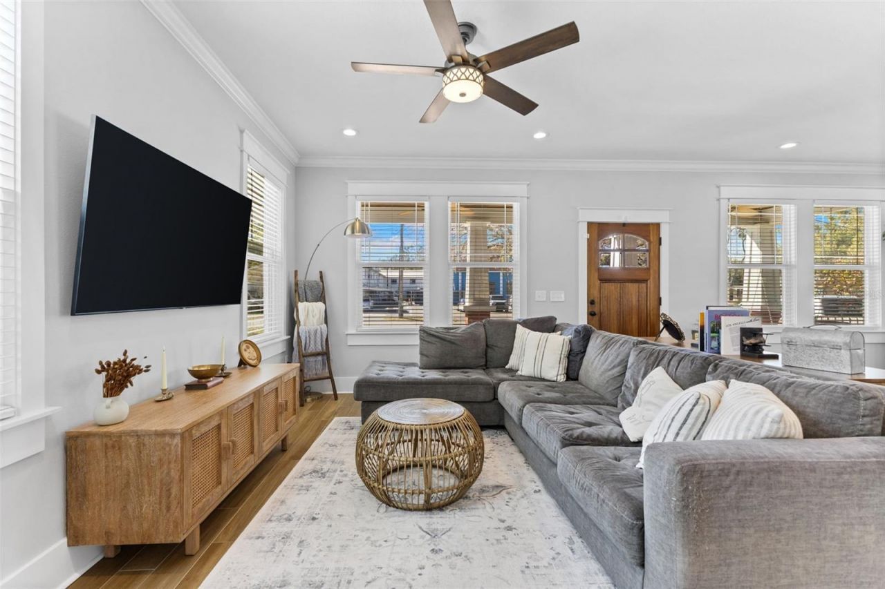 1506 E Knollwood Street, Tampa, FL 33610 Photo