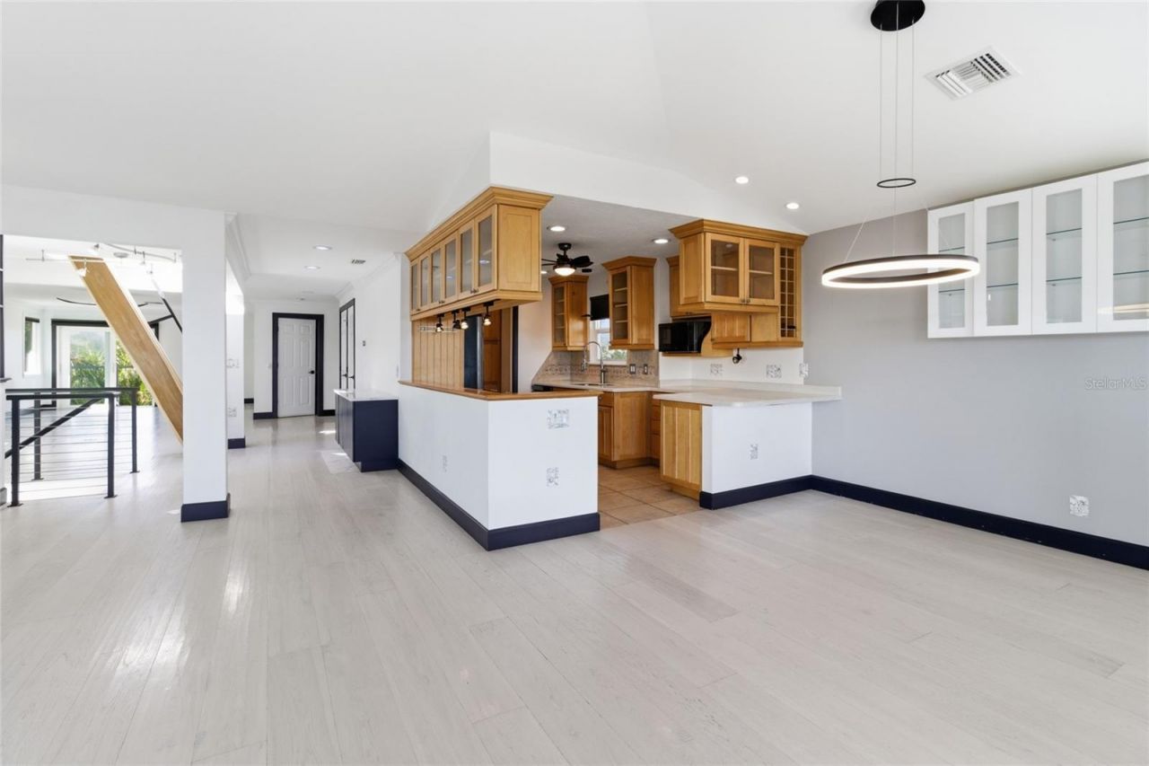 2502 Avenue B, Bradenton Beach, FL 34217 Photo