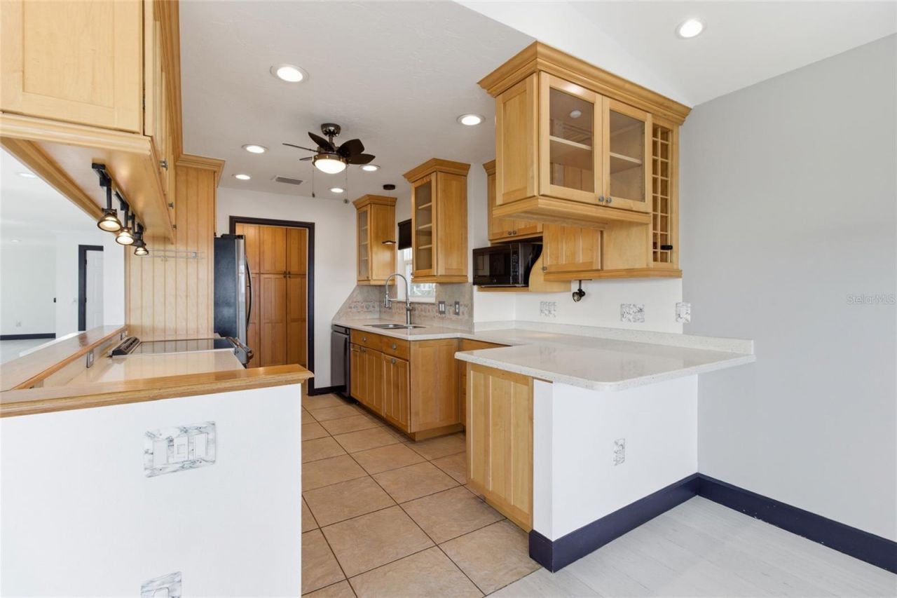 2502 Avenue B, Bradenton Beach, FL 34217 Photo