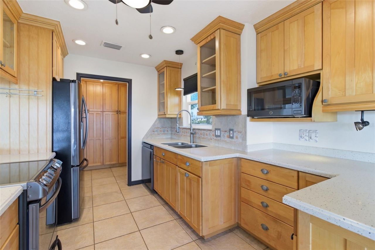 2502 Avenue B, Bradenton Beach, FL 34217 Photo