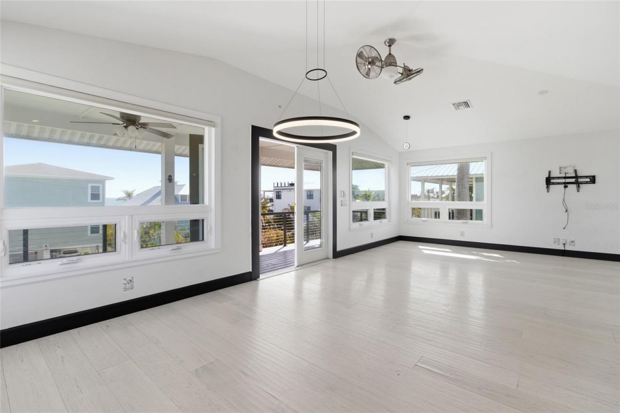 2502 Avenue B, Bradenton Beach, FL 34217 Photo