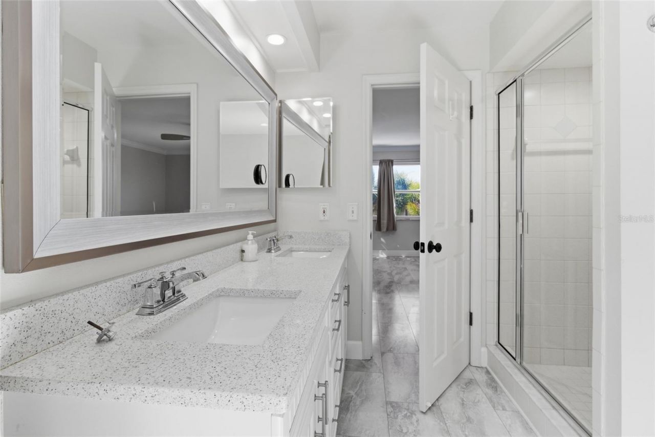 2502 Avenue B, Bradenton Beach, FL 34217 Photo