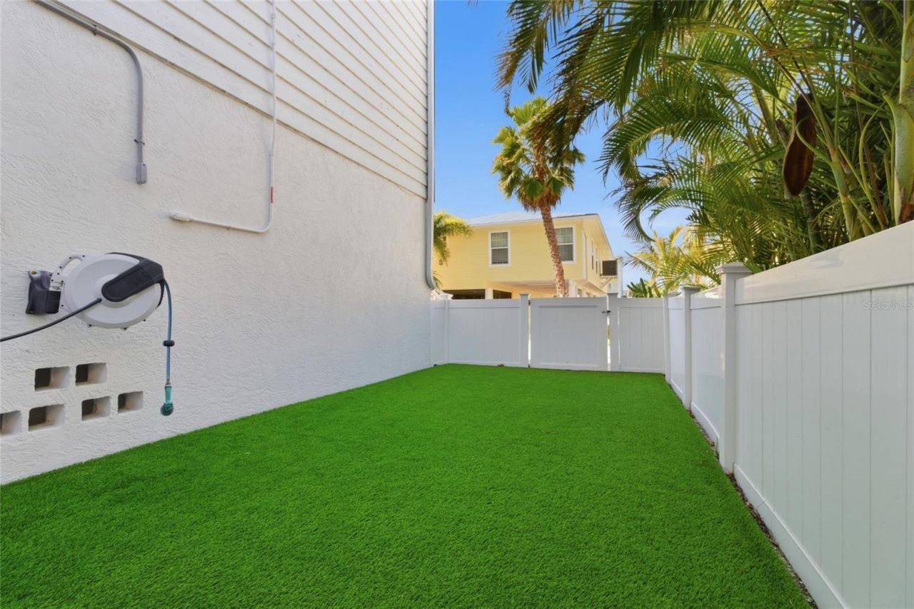 2502 Avenue B, Bradenton Beach, FL 34217 Photo