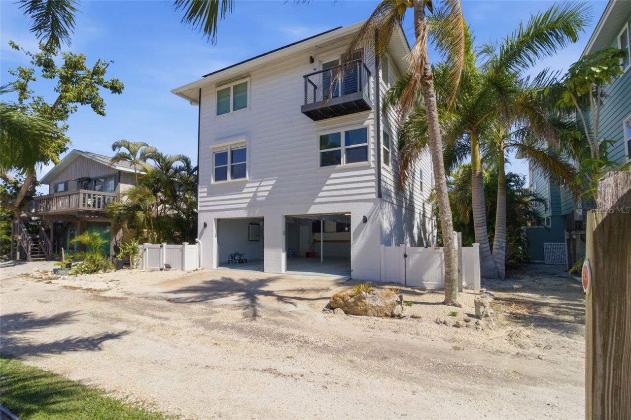 2502 Avenue B, Bradenton Beach, FL 34217 Photo