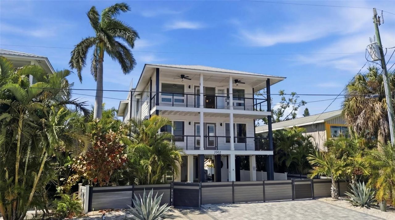 2502 Avenue B, Bradenton Beach, FL 34217 Photo