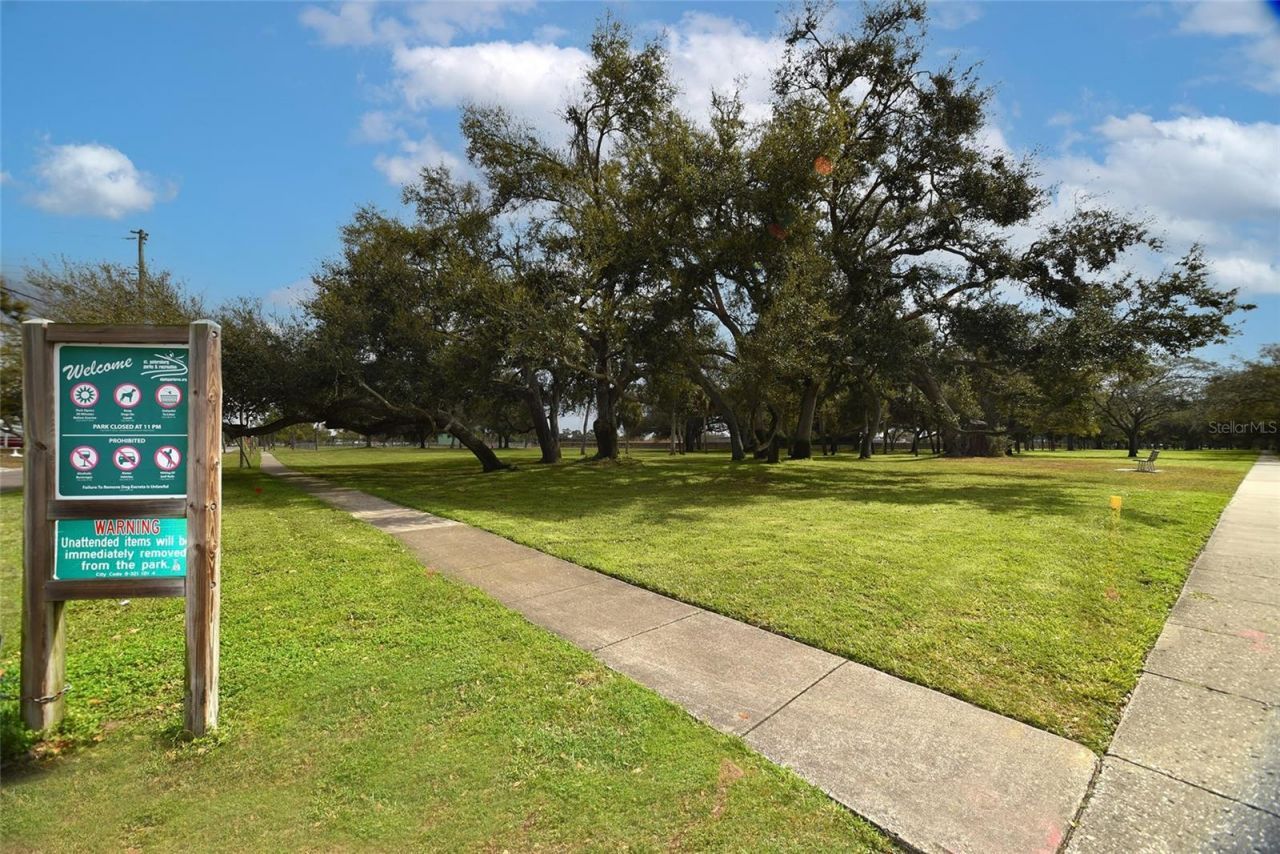 8042 36th Avenue N, Saint Petersburg, FL 33710 Photo