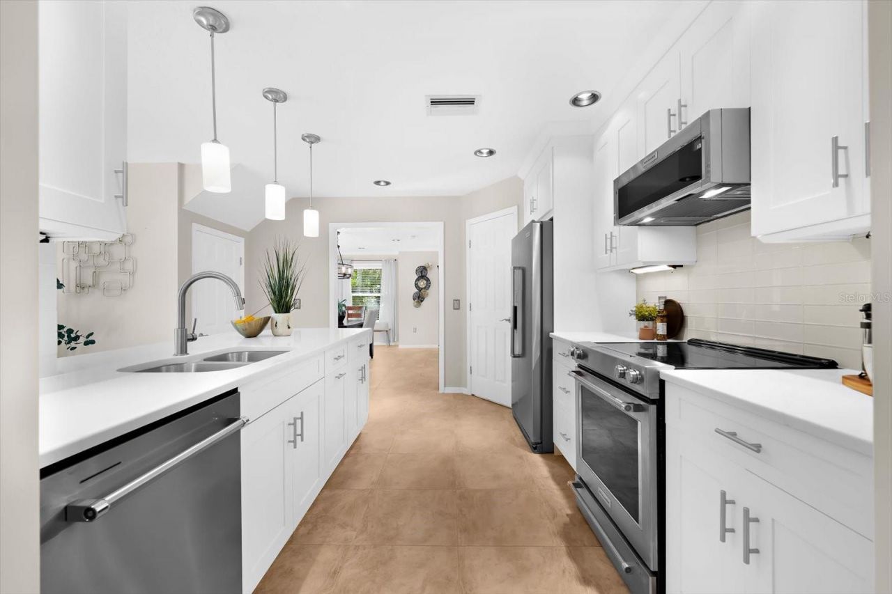 344 Cascade Lane, Palm Harbor, FL 34684 Photo