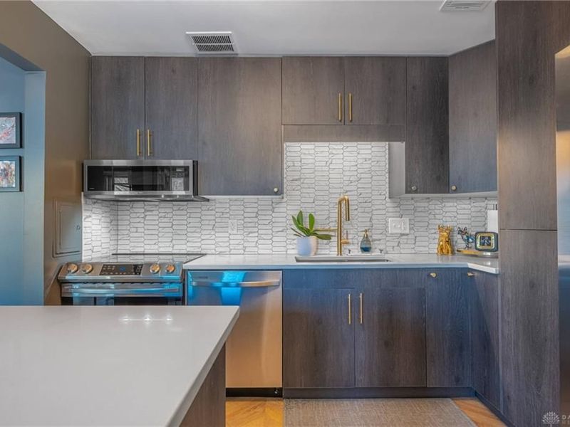 2230 S Patterson Boulevard, Unit 53, Dayton, OH 45409 Photo 8
