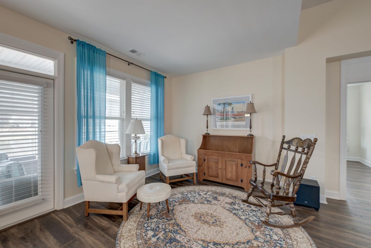 2077 Barn Swallow Road Photo 37