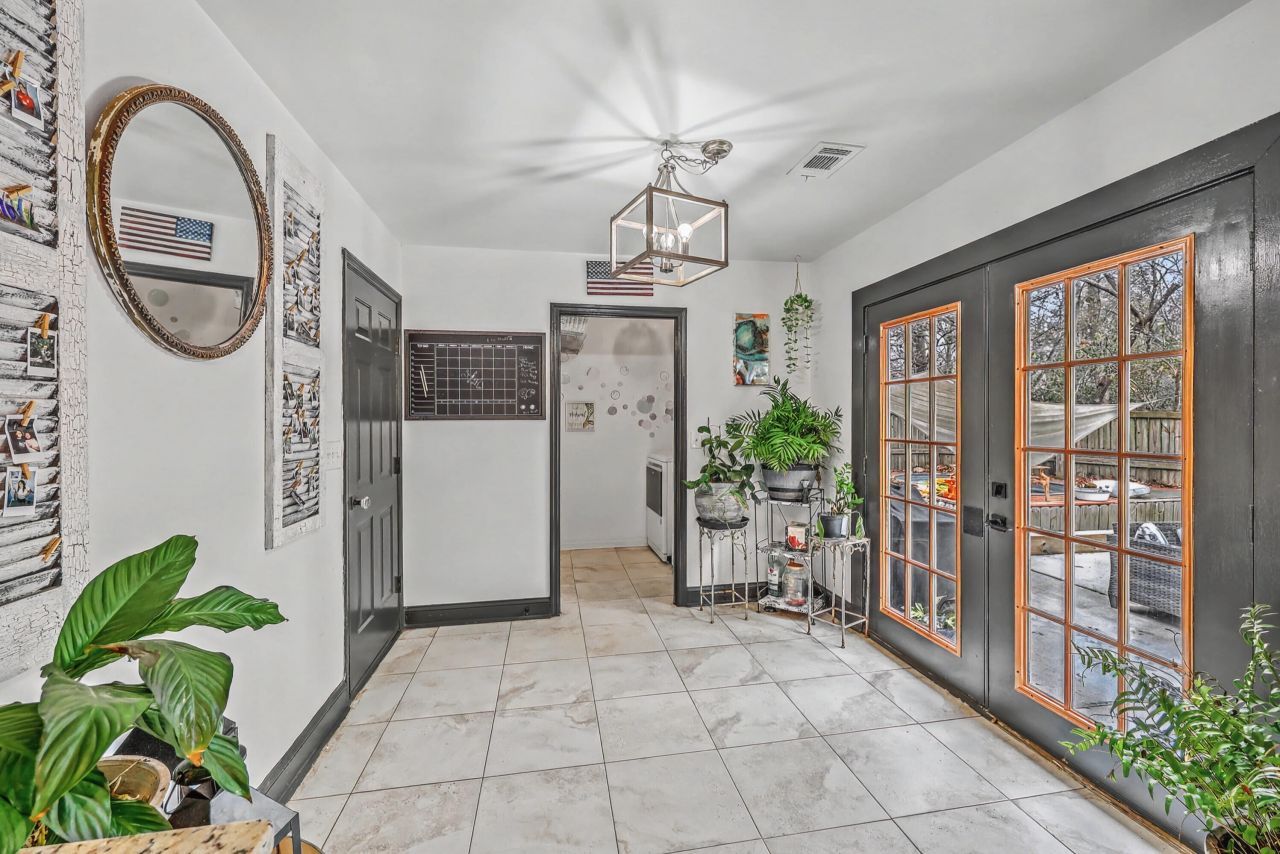 1590 Wabeek Way Photo 13