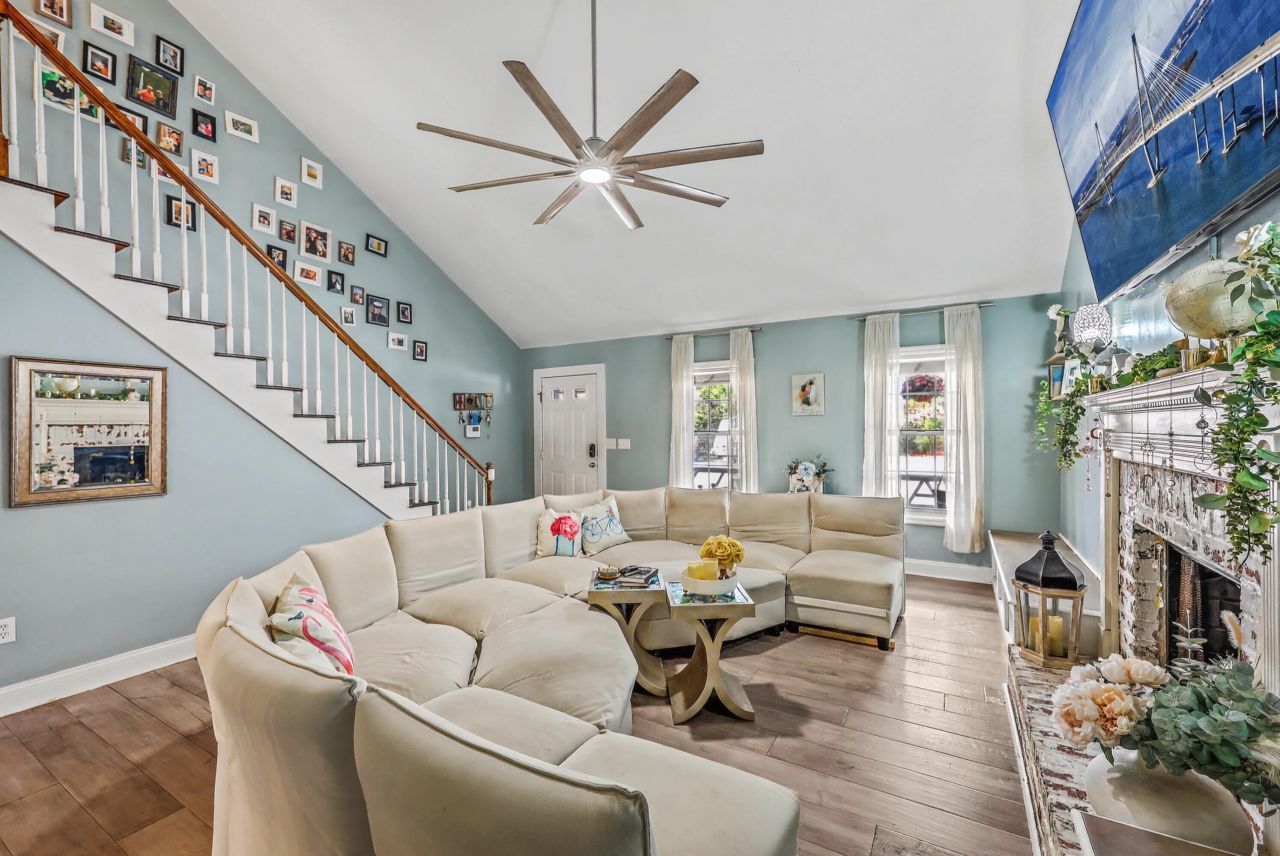 1590 Wabeek Way Photo 18