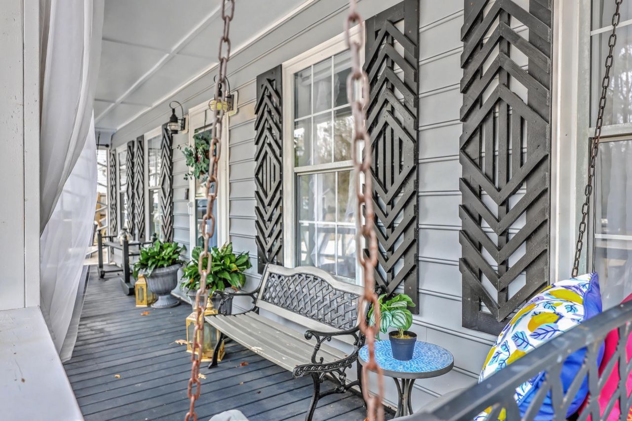 1590 Wabeek Way Photo 2