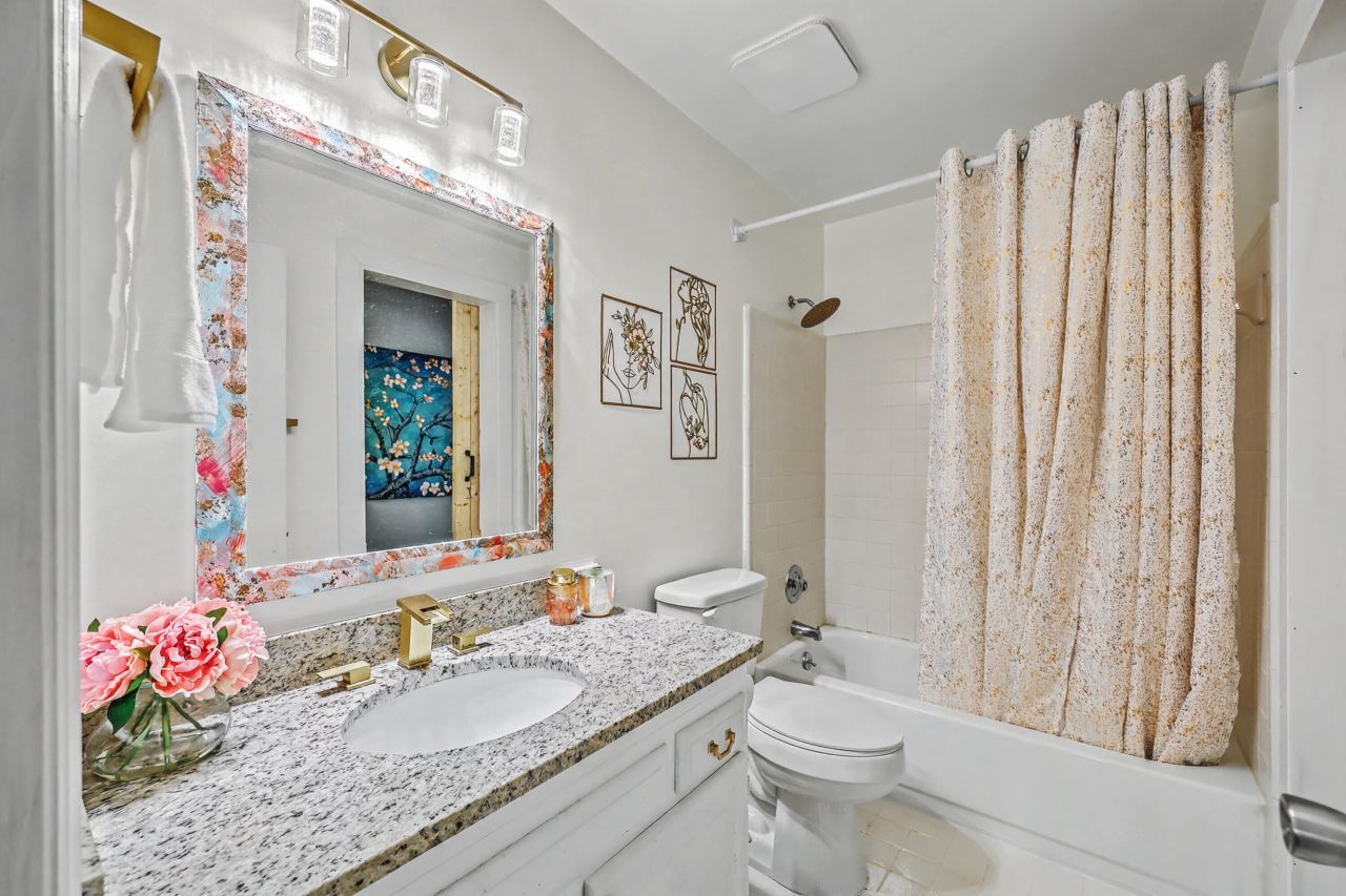 1590 Wabeek Way Photo 23