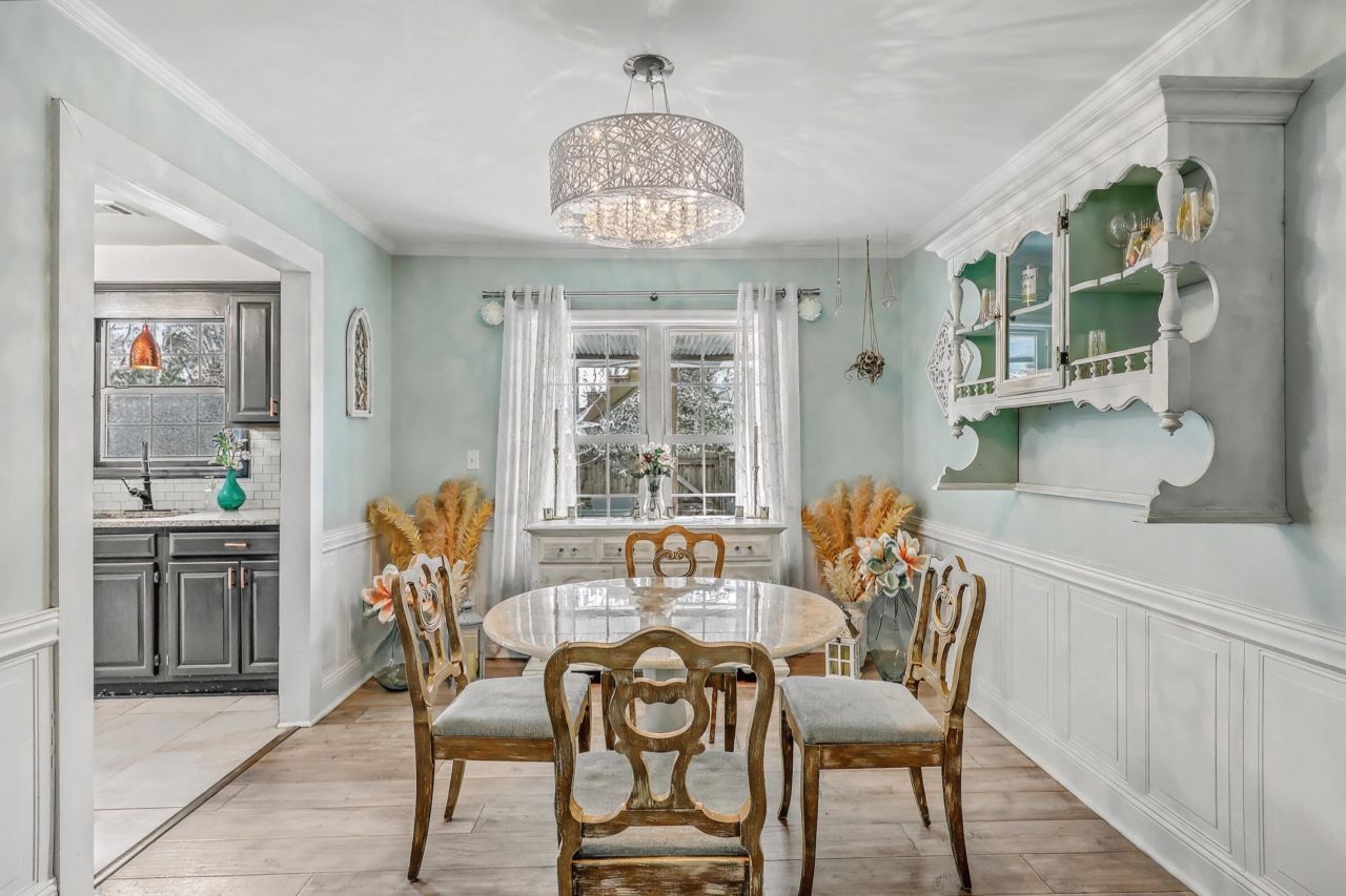 1590 Wabeek Way Photo 3