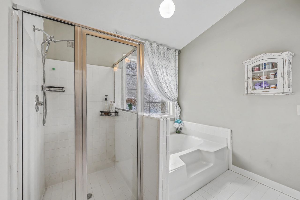 1590 Wabeek Way Photo 34