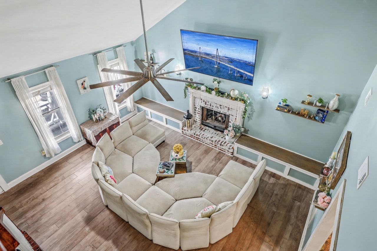 1590 Wabeek Way Photo 7