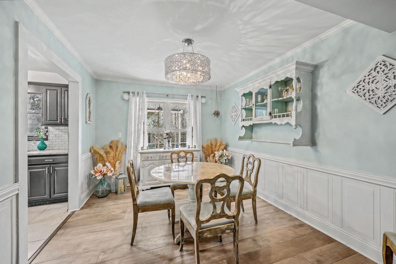 1590 Wabeek Way Photo 8