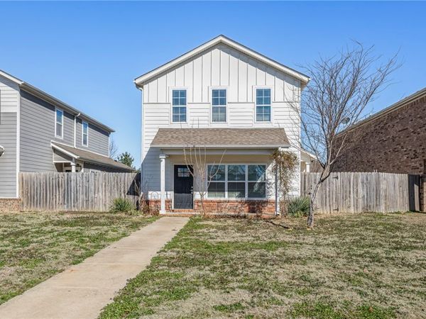 121 Carrington Avenue, Unit A, Lowell, AR 72745