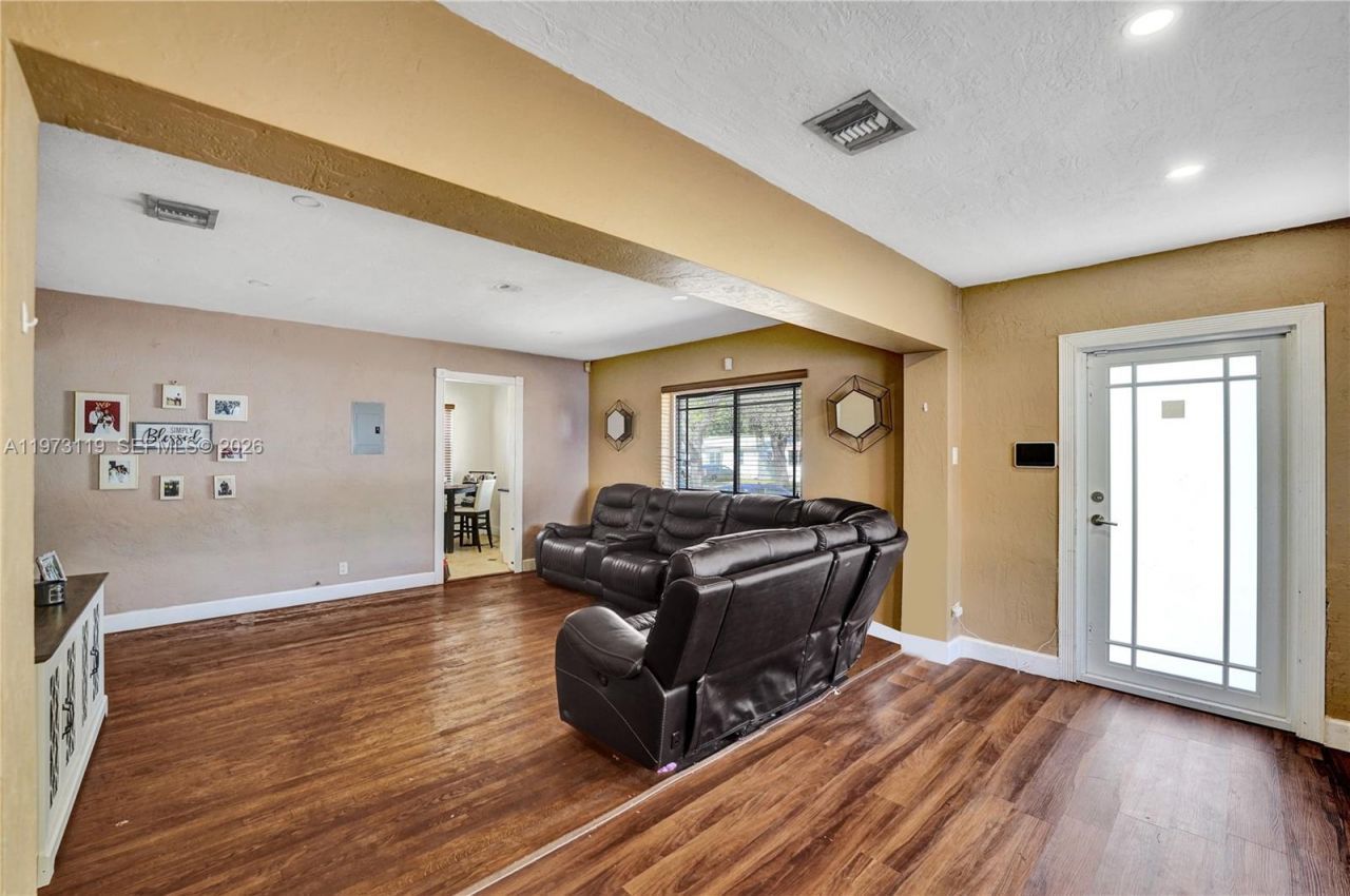 2462 Washington St, Hollywood, FL 33020 Photo