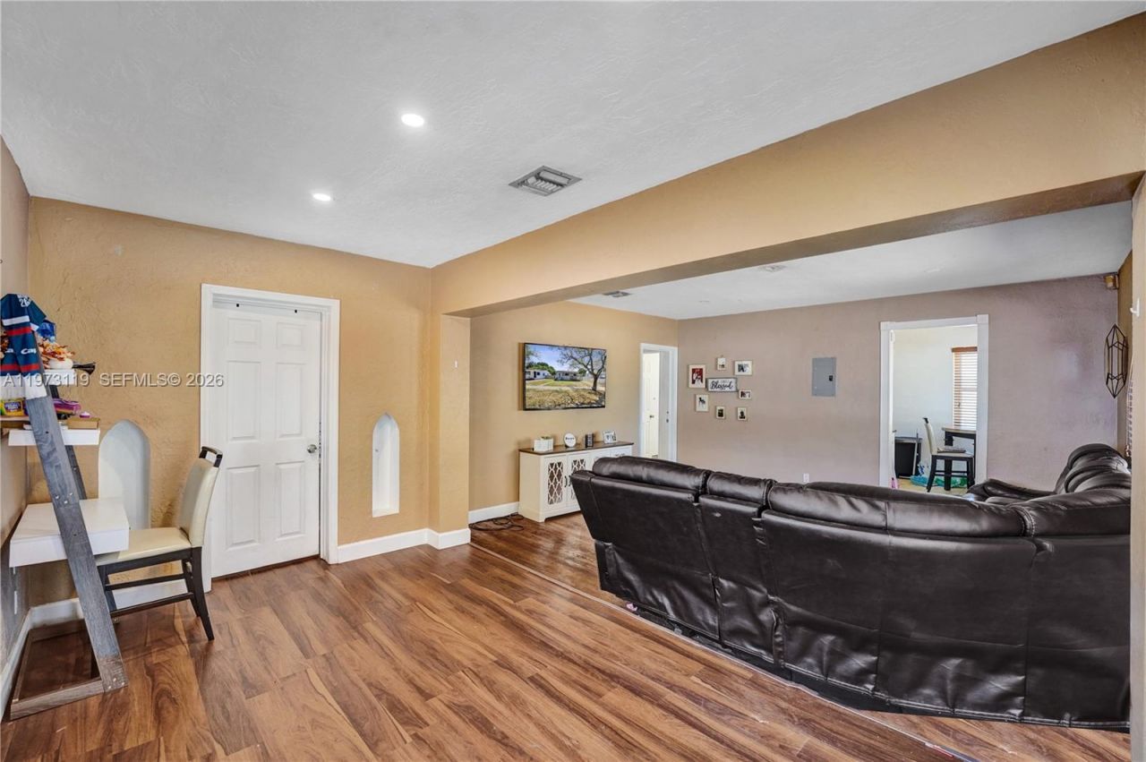 2462 Washington St, Hollywood, FL 33020 Photo