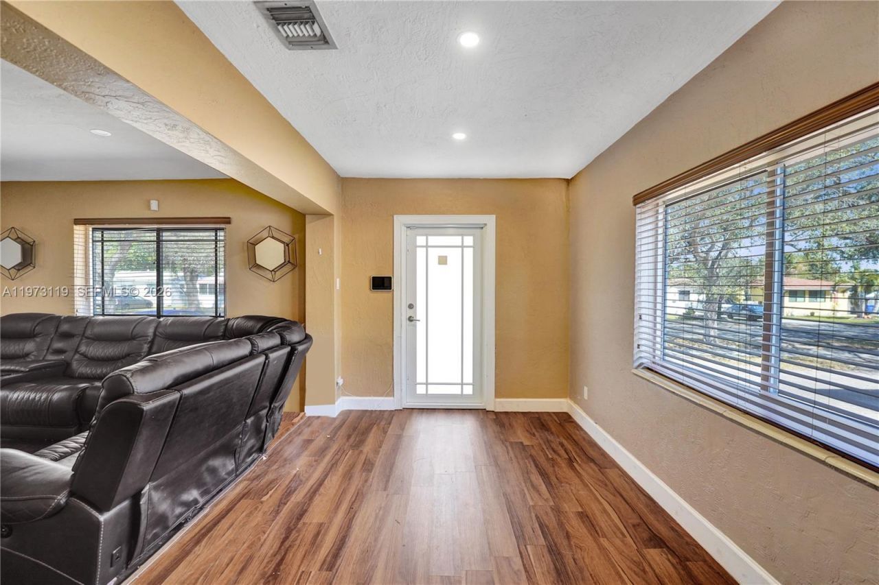 2462 Washington St, Hollywood, FL 33020 Photo