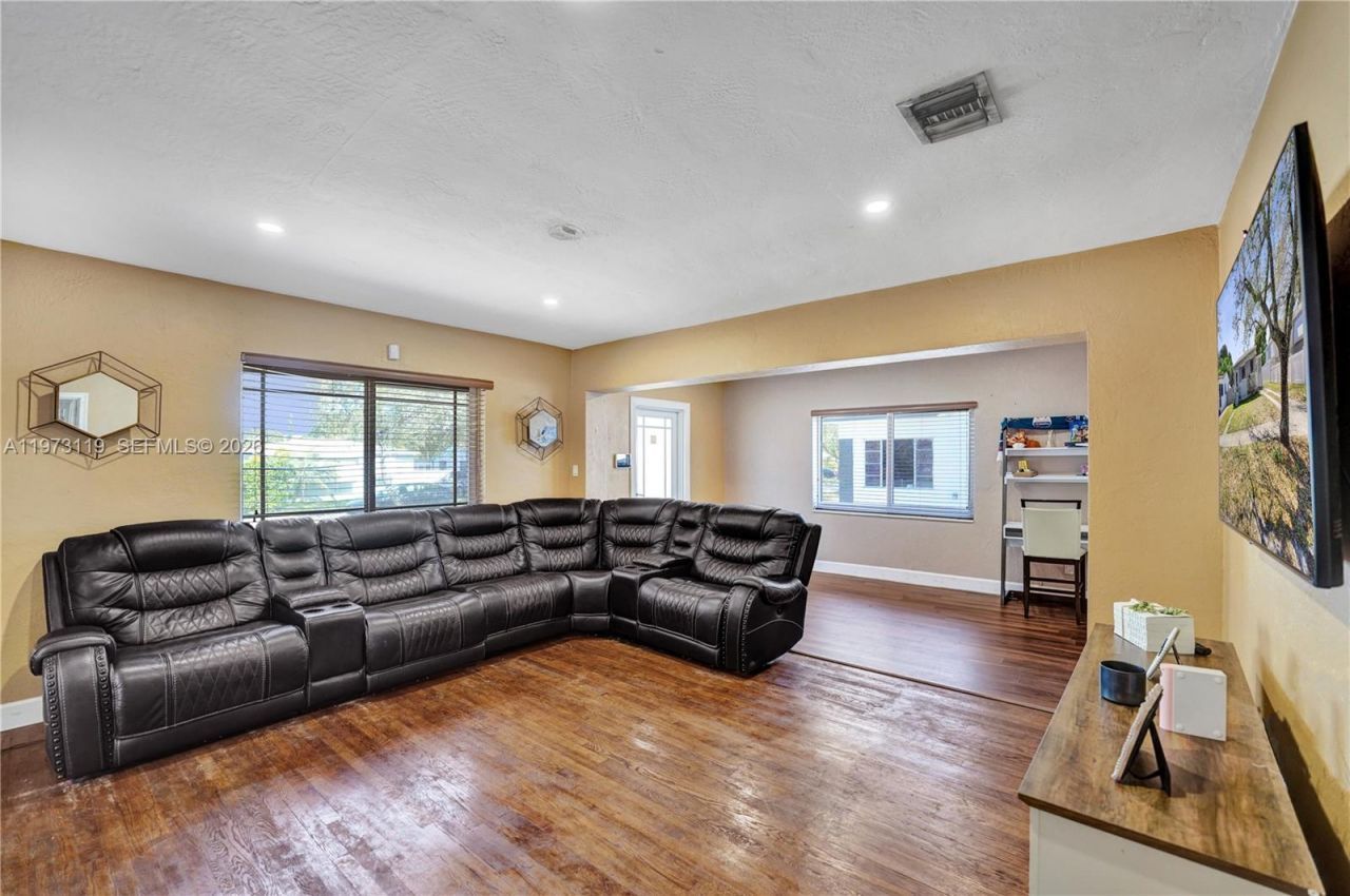 2462 Washington St, Hollywood, FL 33020 Photo