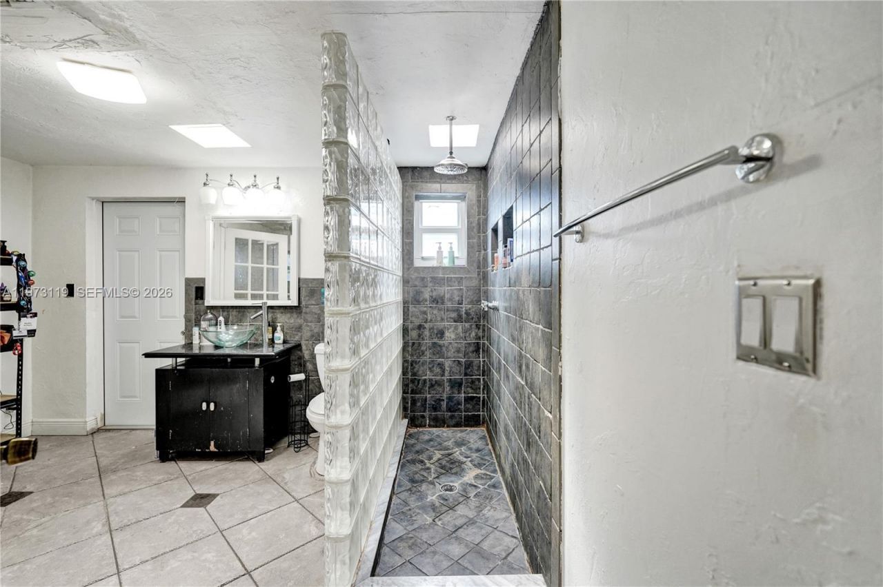 2462 Washington St, Hollywood, FL 33020 Photo