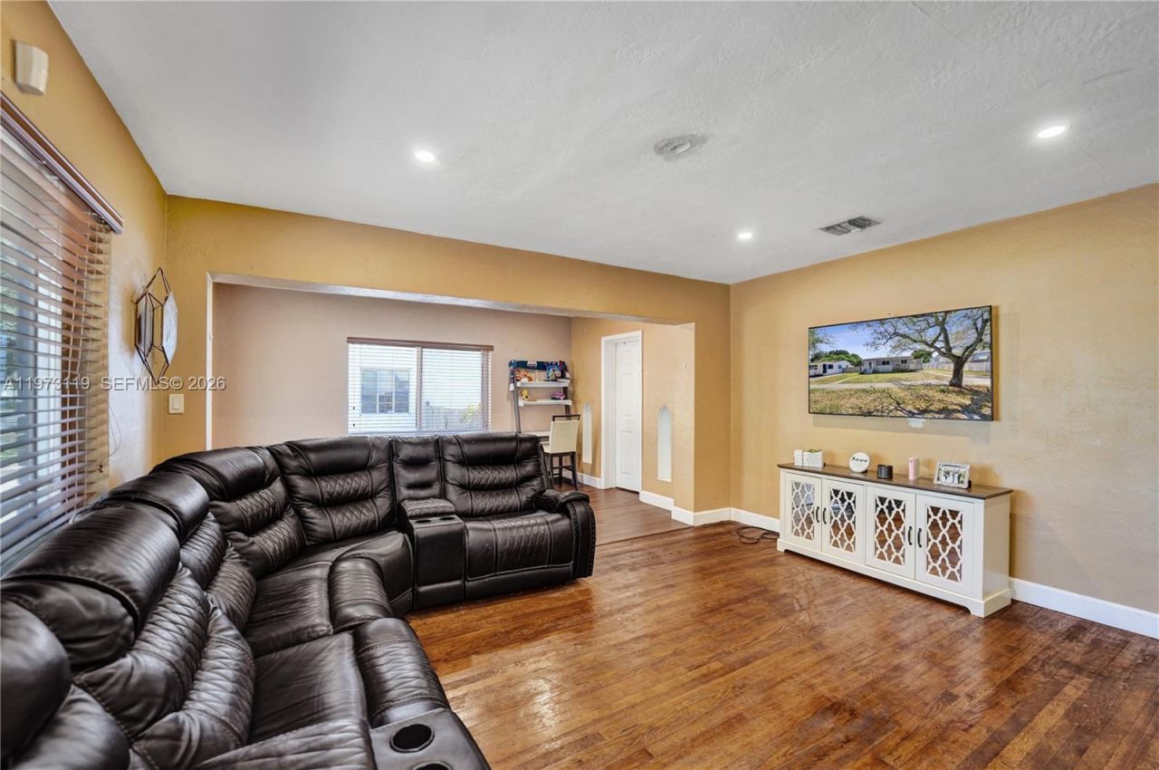 2462 Washington St, Hollywood, FL 33020 Photo